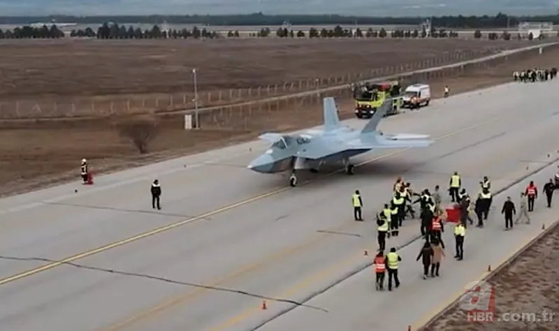 Mavi göğün son bekçisi Kaan kanatlandı! Yunanistan'da korku manşetleri 18