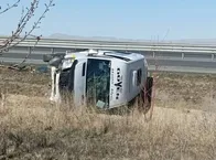 Yolcu indiren minibüse TIR arkadan çarptı