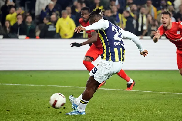 Fenerbahçe lehine verilen penaltıda karar doğru mu? A Spor yorumcusu Erman Toroğlu yorumladı