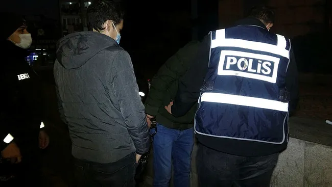 Bursa’da arama kaydı bulunan genç polise adres sorunca gözaltına alındı - 3