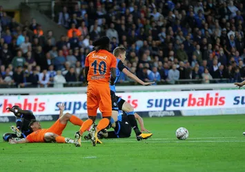 Başakşehir, Brugge'da avantajı kaptı