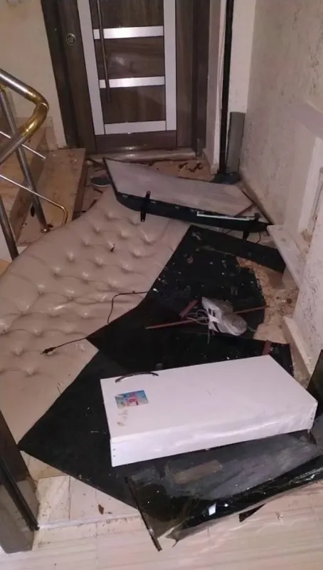 1672562966434.jpg Kadın kiracı bıçakla dehşet saçtı! Ev sahibinin kapısına dayandı - 1