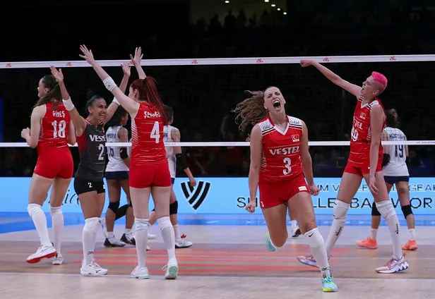 turkiye-italya-voleybol-maci-ne-zaman-2022-fivb-voleybol-milletler-ligi-yari-final-maci-hangi-kanalda-saat-kac-1657971604405.jpg Türkiye İtalya voleybol maçı ne zaman? 2022 FIVB Voleybol Milletler Ligi yarı final maçı hangi kanalda, saat kaçta? - 4