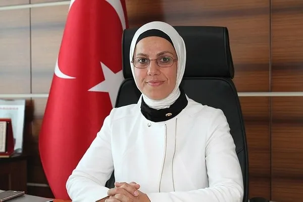 Hakim Özlem Yayla’dan skandal: Verdiği karara erişim engeli istedi! AK Parti İstanbul Milletvekili Ravza Kavakcı’ya köpek diyen kadına beraat verdi