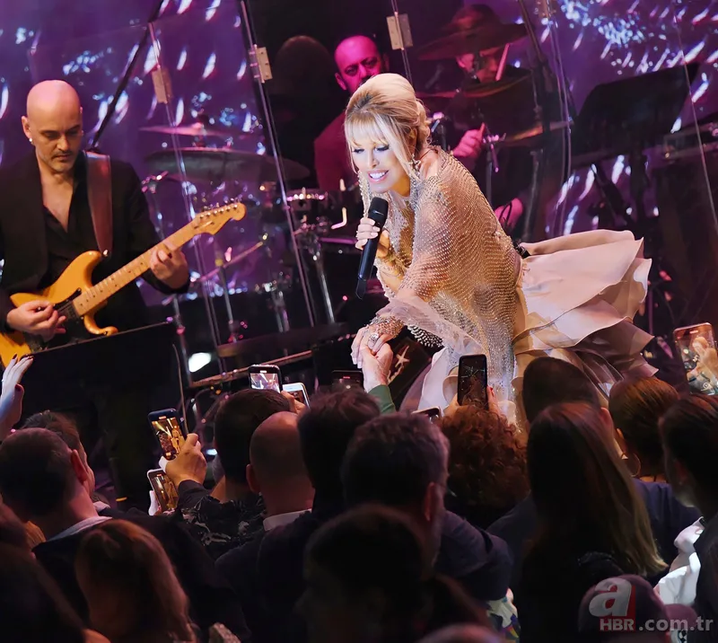 Koronavirüse yakalanan 76 yaşındaki Ajda Pekkan’dan haber var! Süperstar Ajda Pekkan’ın son sağlık durumu nasıl? 10