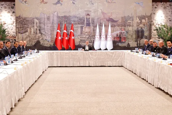 Hazine ve Maliye Bakanı Nureddin Nebati perakende sektörünün temsilcileriyle görüştü - 1