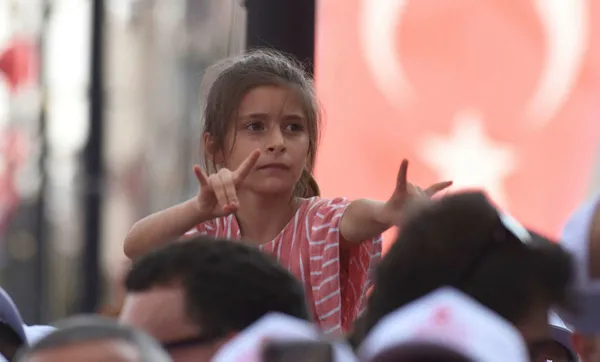 MHP Genel Başkanı Devlet Bahçeli Yunanistan’a yüklendi: Canınız denize dökülmek istiyorsa bize söyleyin alayınızı göndeririz!