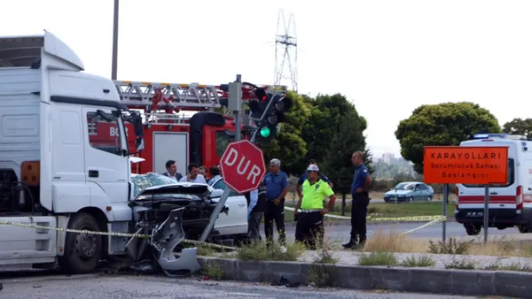 Hatay Emniyet Müdürü Kamil Karabörk ve ailesi trafik kazası geçirdi - 1