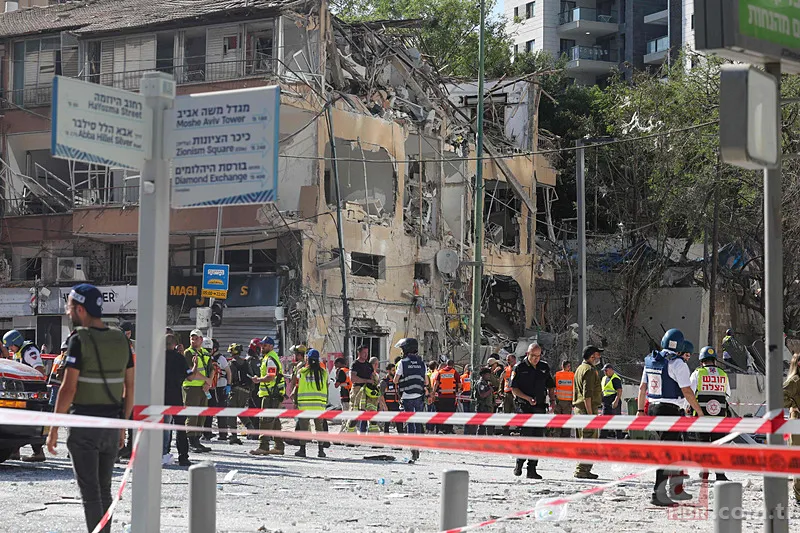 Tel Aviv'e füze yağdı... Katil İsrail'de büyük yıkım! A Haber'de çarpıcı sözler: 'Demir Kubbe' efsanesi kestane oldu 15