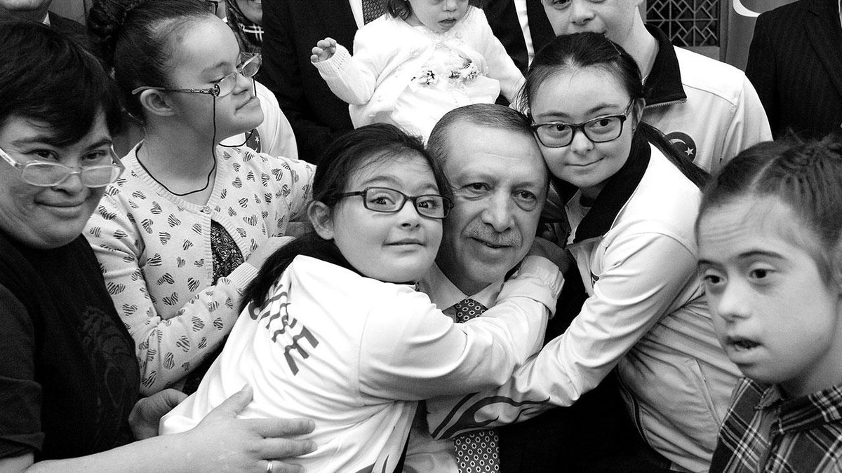 Başkan Erdoğan'dan Dünya Down Sendromu Farkındalık Günü paylaşımı: İyi ki varsınız