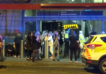 İngiltere'deki Manchester Arena'da 'patlama': 22 ölü