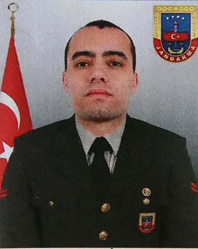 Şehit Uzman Çavuş Sergen Çakmak son yolculuğuna uğurlandı - 3