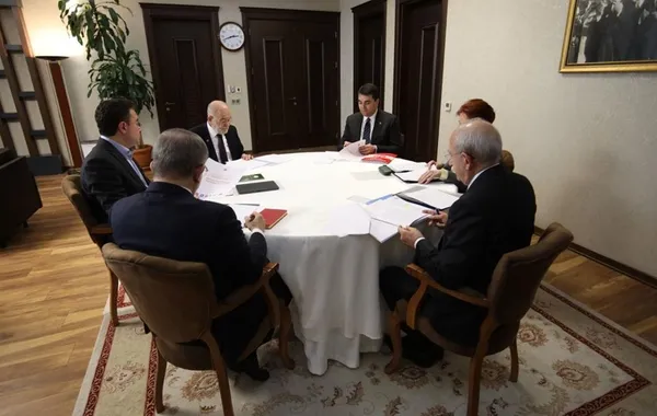 1683583851476.jpg Yedili koalisyonda bakanlık savaşları! Akşener küçük ortaklara "size yok" dedi! Ali Babacan'a da kapıyı kapattı - 1