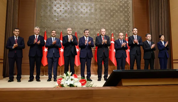 Cumhurbaşkanı Yardımcısı Cevdet Yılmaz’dan emekli maaşına zam açıklaması: Dengeleyici bir çalışmayı dikkate alabiliriz