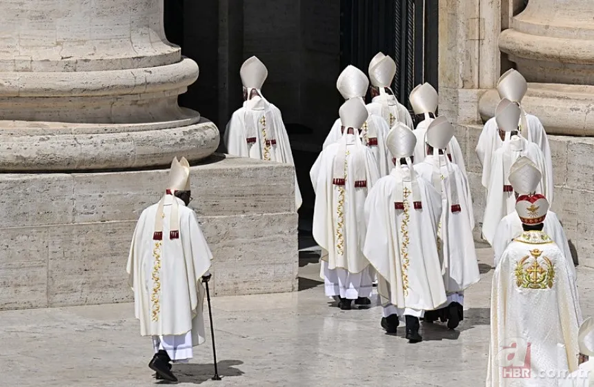 Papa gitti, koltuk savaşı kızıştı! Papalık yarışında ayak oyunları: Lobicilik hız kazandı 4