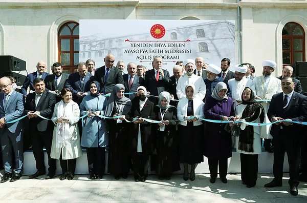 Son dakika: Ayasofya'da ikinci sevinç: 86 yıl sonra yeniden! Başkan Erdoğan'dan Ayasofya Fatih Medresesi açılışında önemli açıklamalar - 6