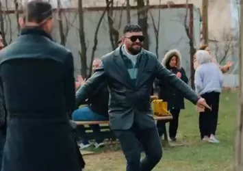 Seçim şarkısı büyük beğeni topladı