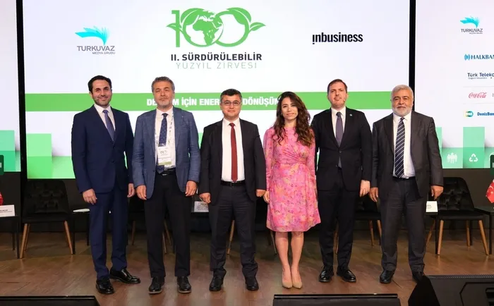 surdurulebilir-donusum-icin-yol-haritasi-is-dunyasi-ve-kamu-temsilcileri-surdurulebilir-yuzyil-zirvesinde-turk-1717771499263.jpg İş dünyası ve kamu temsilcileri Sürdürülebilir Yüzyıl Zirvesi’nde Turkuvaz Medya'da buluştu: Türkiye 5.5G'ye geçiyor! Bakan Yardımcısı tarih vererek duyurdu - 9