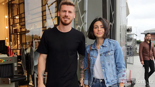 Mario Lemina'nın sevgilisi Fanny Neguesha bakın kim çıktı 22