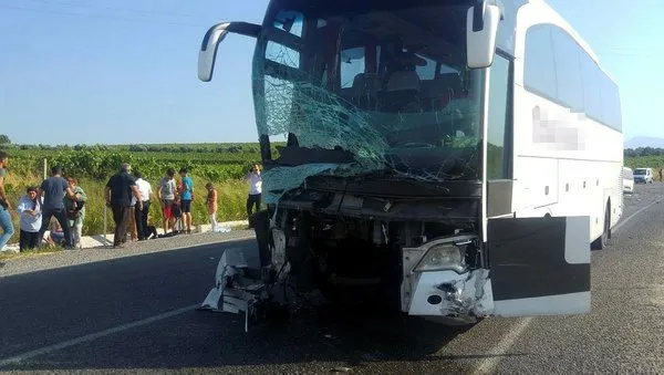 Son Dakika Manisa Da Otobus Ile Minibus Carpisti 6 Olu 20 Yarali