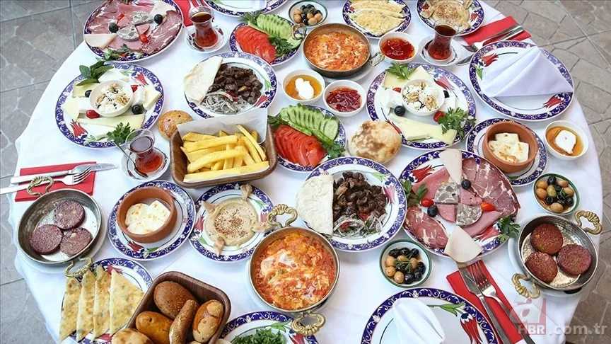 Ömre 10 yıl ekliyor! Kahvaltı yapmak için en uygun saat... 7
