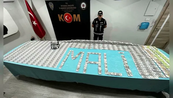 1694592804393.jpg İstanbul’da sahte para operasyonu: 3 şüpheli gözaltında - 2