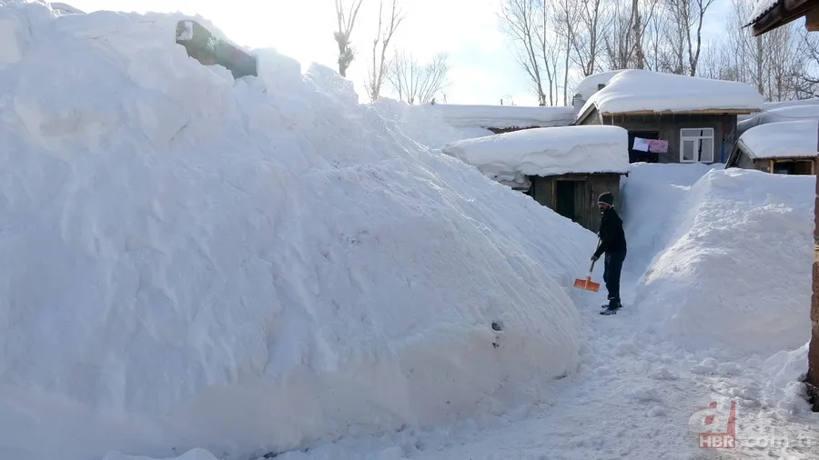 Muş’ta bir köy kara esir oldu! Herkes elinde kürekle geziyor: 100 metre Bolu tüneli gibi tünel açtık 16