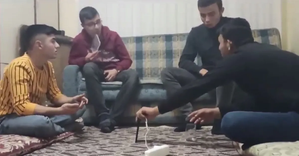 Güneş sistemini tartışan lise öğrencileri Bilim Merkezi'ni gezdi