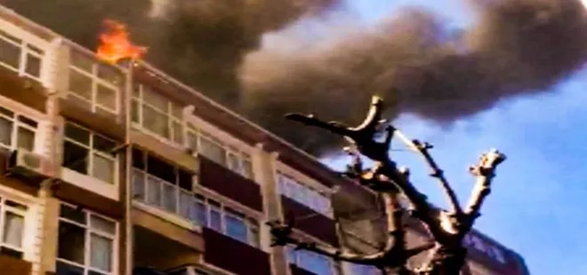 İstanbul Güngören’de iki binanın çatısı alev alev yandı