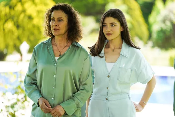 ates-kuslari-izle-atv-canli-ates-kuslari-19-bolum-kesintisiz-full-hd-4k-sifresiz-tamamini-izleme-ekrani-1686330634277.jpg ATEŞ KUŞLARI İZLE | Ateş Kuşları 19. bölüm kesintisiz, full HD, 4K, şifresiz, tamamını seyret! - 6