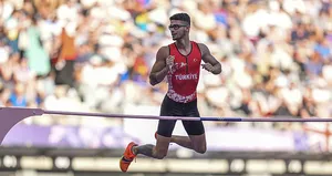 Ersu Şaşma Paris 2024’te şov yaptı!