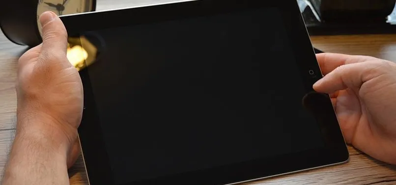 FETÖ kaymakamlara 'ByLock' yüklü tablet dağıtmış
