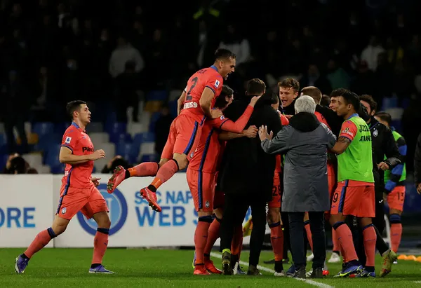 merih-demiral-napoliyi-liderlikten-etti-atalanta-deplasmanda-kazandi-1638658024809.jpg Merih Demiral Napoli'yi liderlikten etti! Atalanta deplasmanda kazandı - 4
