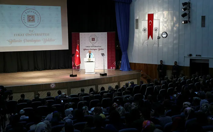 Başbakan Yıldırım'dan öğrencilere burs müjdesi - 1