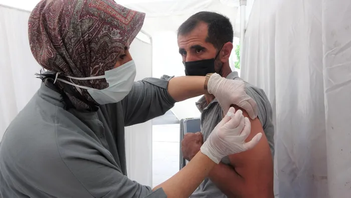 Son dakika: Aşı yaptırmak zorunlu olacak mı? Sağlık Bakanı Fahrettin Koca’dan flaş açıklama