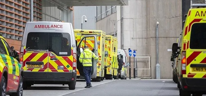 Sağlık sistemi çöken İngiltere’de şimdi de ambulans çalışanları grevde: Sorunu sürekli yama yaparak çözemezsiniz