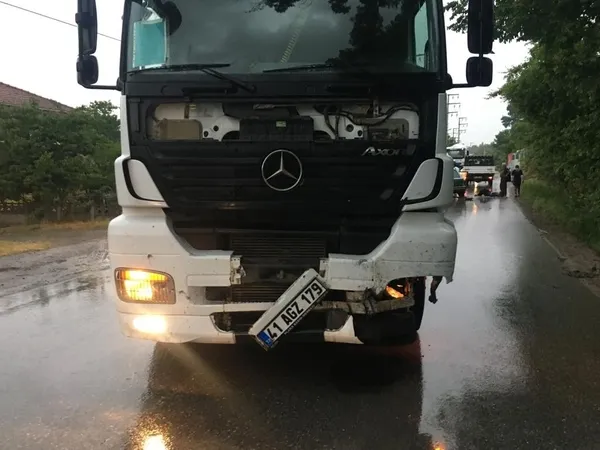 Hatalı sollama yapan TIR dehşet saçtı! - 3