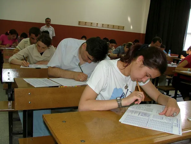 ATA AÖF vize sınavı ne zaman? 2022-2023 ATA AÖF açıköğretim sınavı online mı, yüz yüze mi yapılacak?