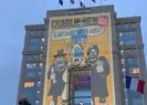 Alçaksın Macron! Charlie Hebdonun Hz.Muhammed karikatürleri Fransada devlet binalarına yansıtıldı!