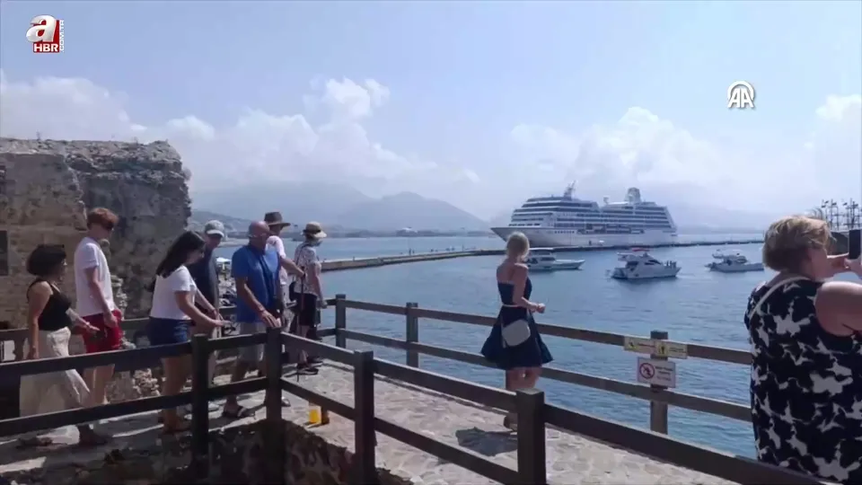 Alanya’ya Nautica isimli kruvaziyerle 602 yolcu geldi