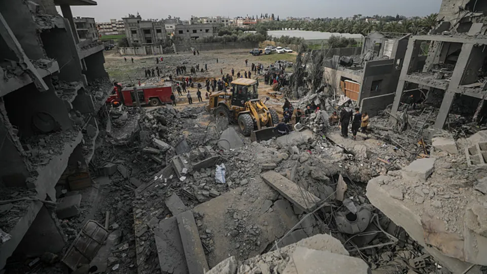 Katil İsrail ölüleri de hedef aldı! Toplu mezarlığa bombalı saldırı | Terör ordusunda istifa dalgası