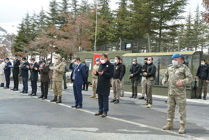 Şehit Uzman Çavuş Durhan için Hakkari’de tören