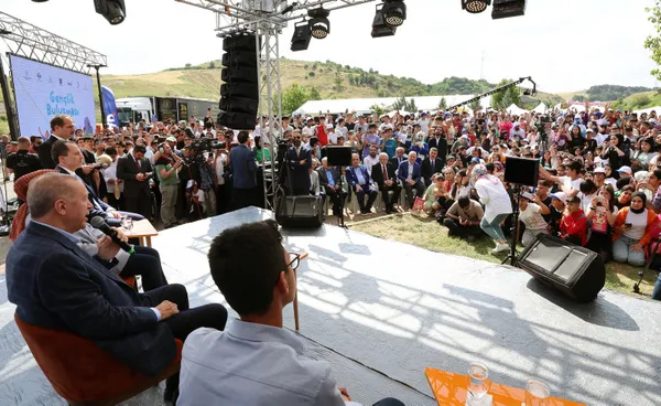 Başkan Erdoğan Adıyaman'da depremzede gençlere seslendi: Büyük Türkiye'yi birlikte inşa edeceğiz - 11