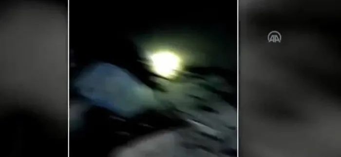 Son dakika: Mehmetçik'ten Avaşin'de nokta operasyonu: Mağarada saklanan 4 PKK'lı teslim oldu - 4