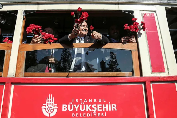 Yıldırım, Beyoğlu’nda esnafı ziyaret etti