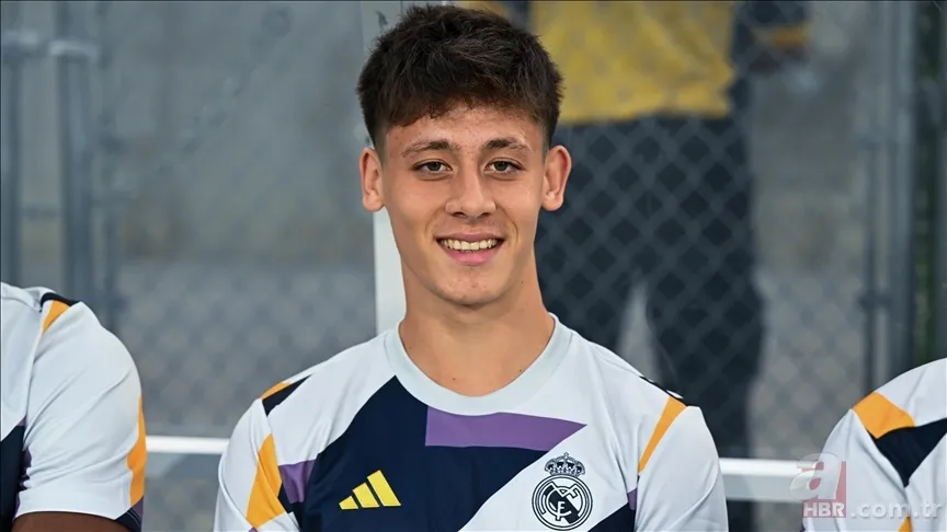 Arda Güler sevgilisiyle Bodrum'da! Böyle görüntülendiler... 1