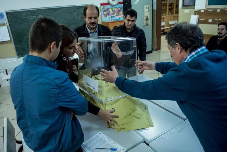 CHP’de il il milletvekili adayı listesi belli oldu! ’Kemal Kılıçdaroğlu yanındaki 5’liyi sattı’