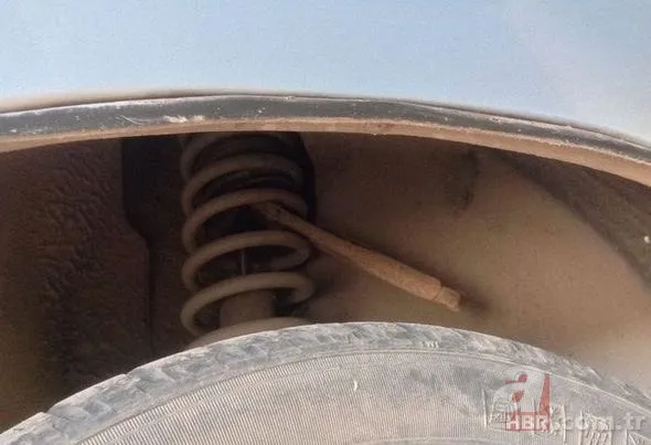 Kaza geçiren araçlarına öyle çözümler buldular ki... 7