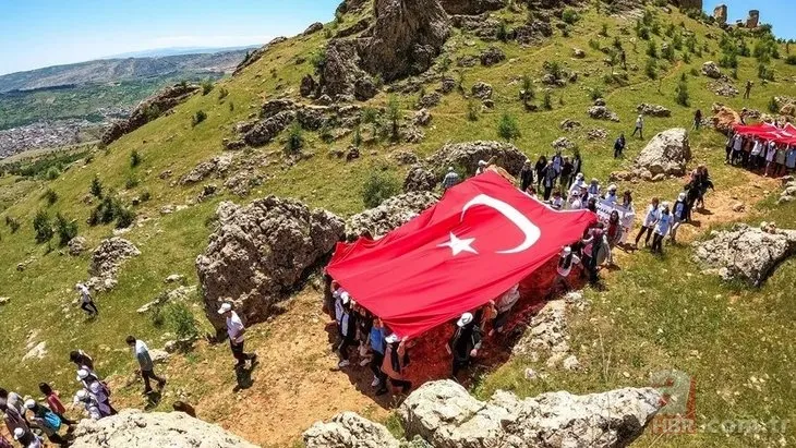 19 Mayıs Atatürk’ü Anma, Gençlik ve Spor Bayramı Türkiye’de coşkuyla kutlanıyor! Siyasilerden art arda 19 Mayıs mesajları