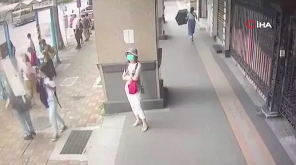 Şoke eden ölüm: Öğrencinin kafasına 17. kattan klima düştü 😱 - 2